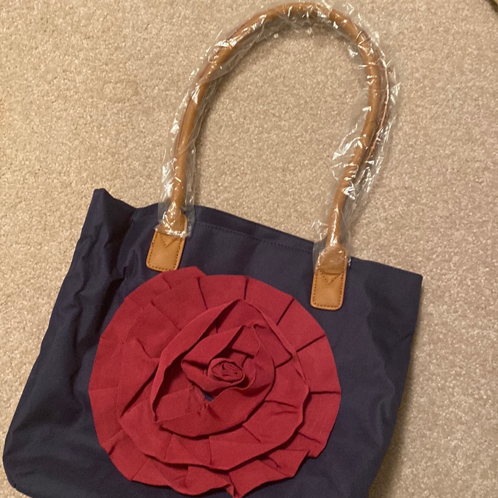 Lined Goldwell Tote with Flower Accent